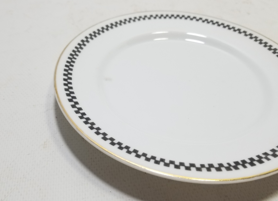 ARKASI OSMANLICA YAZILI VE ALTIN VARAKLI PORSELEN TABAK