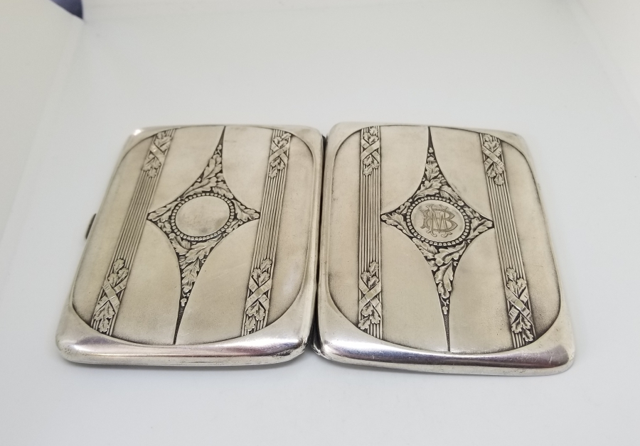 ÜZERİ İNSİYALLİ ANTİKA GÜMÜŞ SİGARA TABAKASI