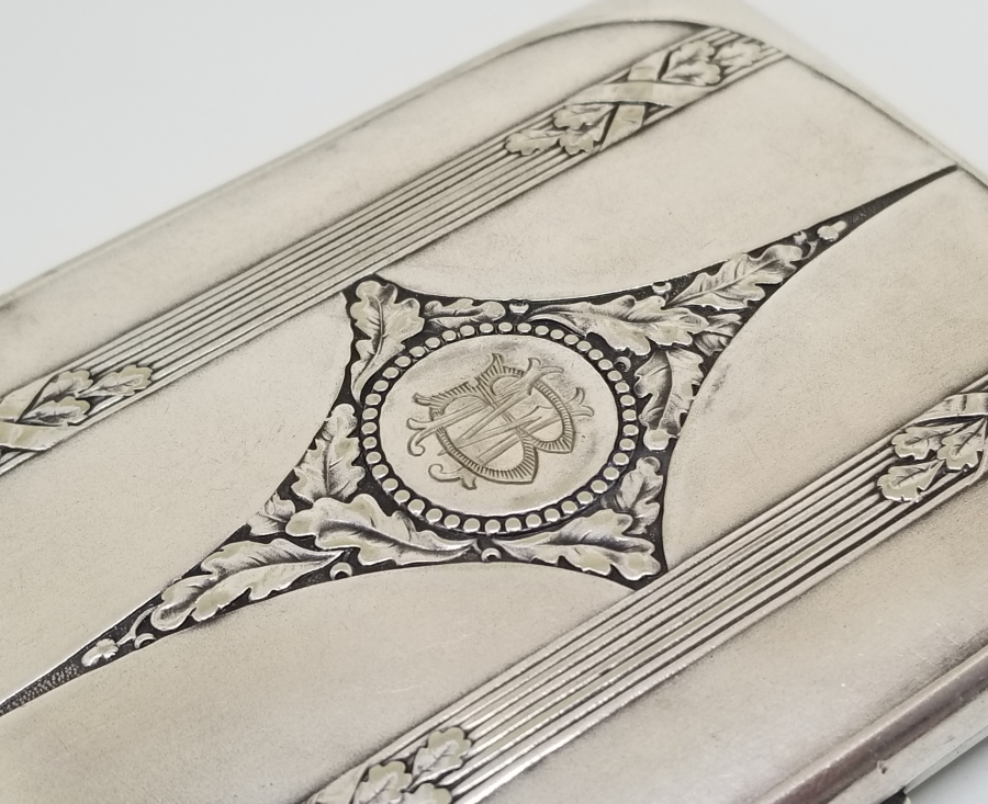 ÜZERİ İNSİYALLİ ANTİKA GÜMÜŞ SİGARA TABAKASI