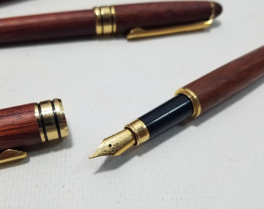 ORİJİNAL KUTUSUNDA ANTİKA DOLMA VE TÜKENMEZ KALEM TAKIMI