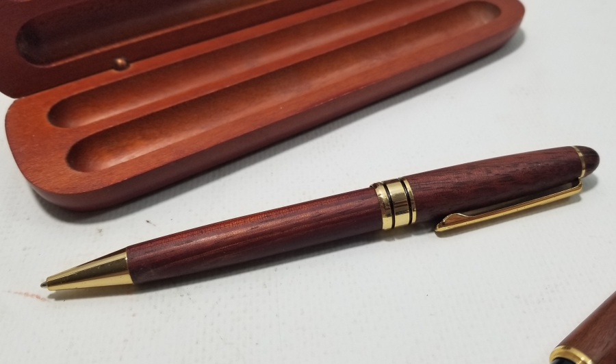 ORİJİNAL KUTUSUNDA ANTİKA DOLMA VE TÜKENMEZ KALEM TAKIMI