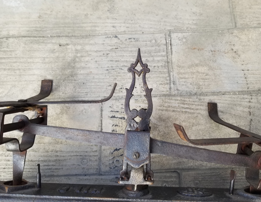 CUMHURİYET BAŞLARI EL YAPIMI ANTİKA TERAZİ