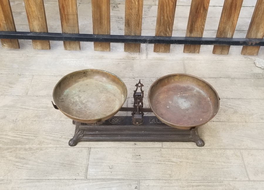 CUMHURİYET BAŞLARI EL YAPIMI ANTİKA TERAZİ