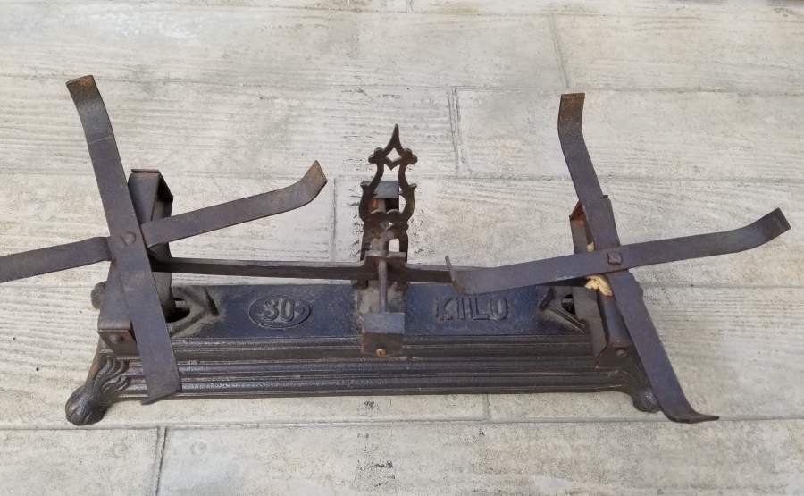 CUMHURİYET BAŞLARI EL YAPIMI ANTİKA TERAZİ