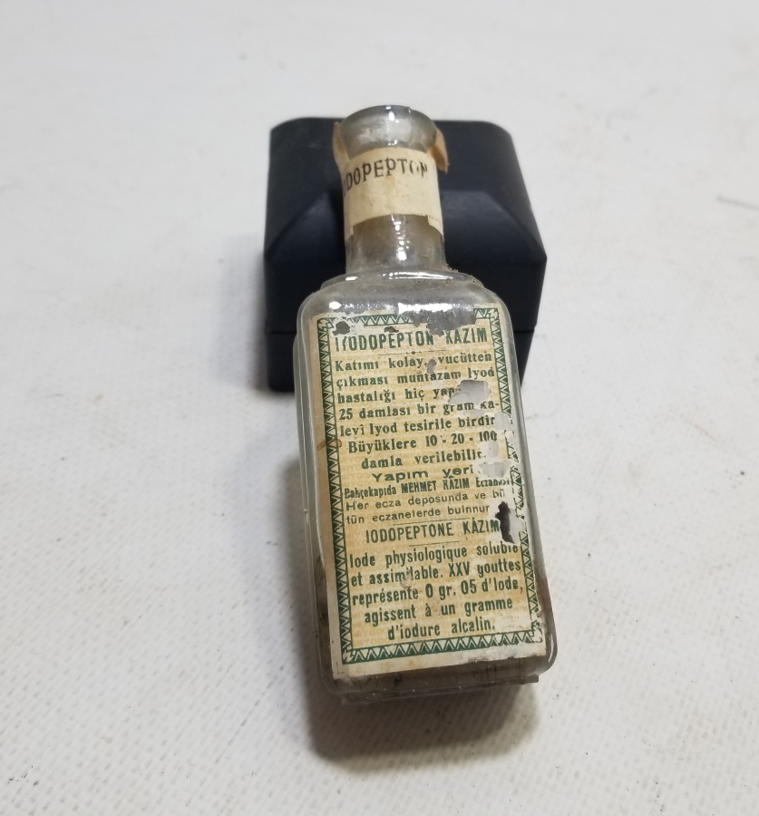ORİJİNAL ETİKETİYLE ANTİKA İLAÇ ŞİŞESİ