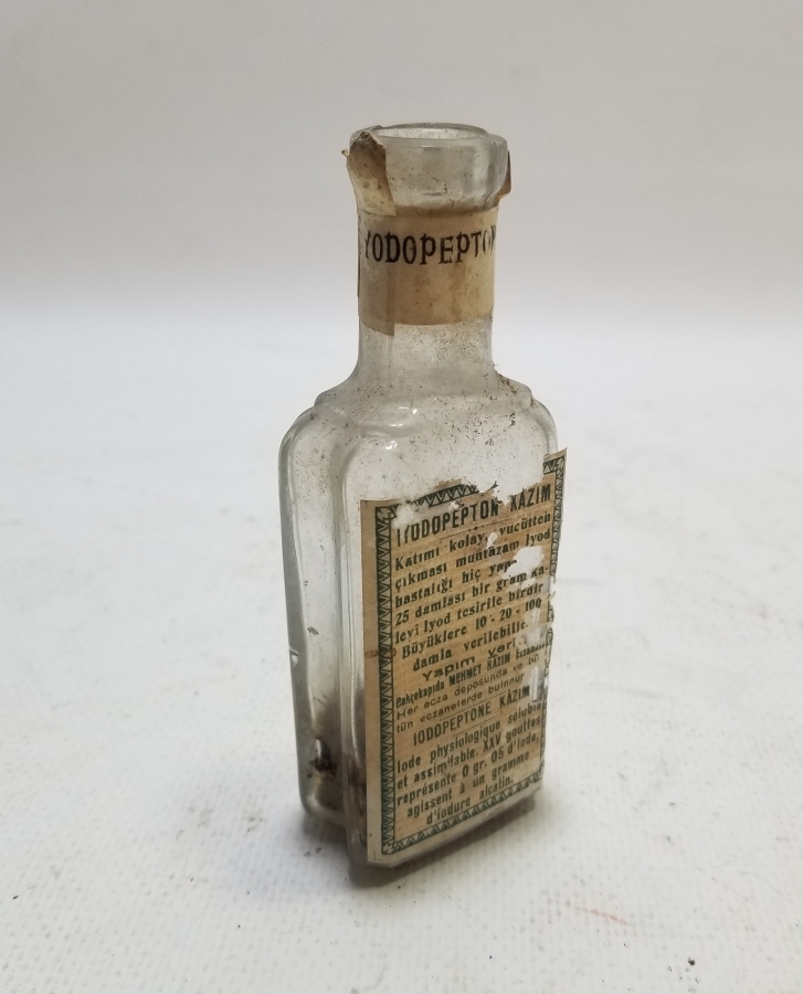ORİJİNAL ETİKETİYLE ANTİKA İLAÇ ŞİŞESİ