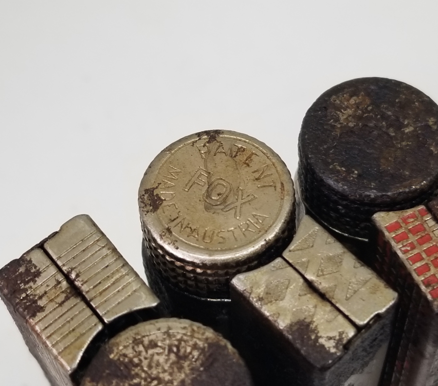 3 ADET ANTİKA MUHTAR ÇAKMAĞI