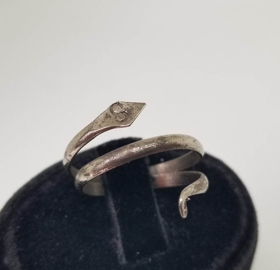 KABARTMA İŞÇİLİKLİ YILAN FORMLU OSMANLI DÖNEMİ RUM İŞİ YÜZÜK