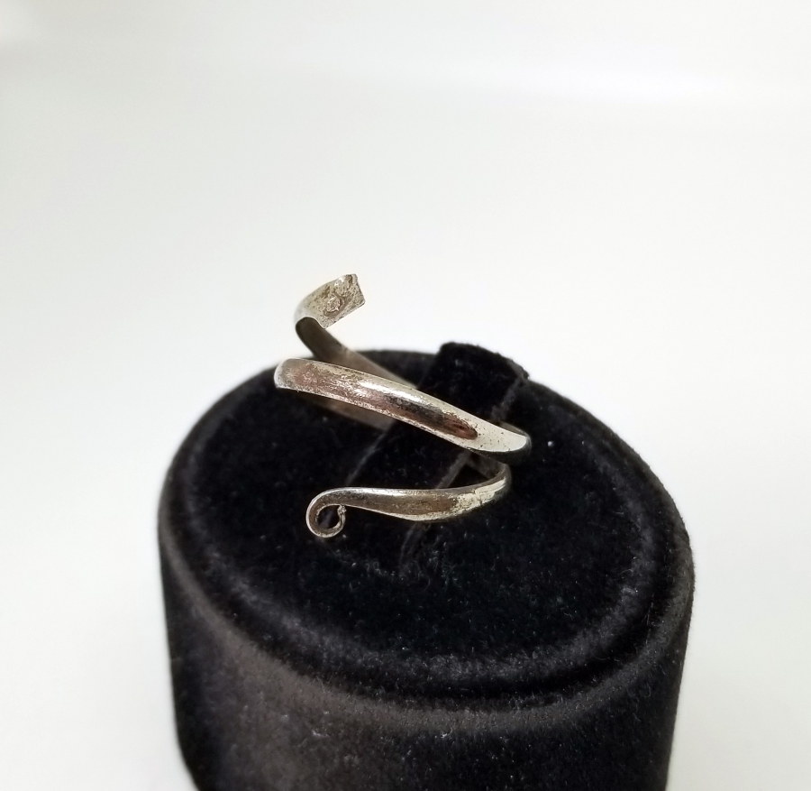 KABARTMA İŞÇİLİKLİ YILAN FORMLU OSMANLI DÖNEMİ RUM İŞİ YÜZÜK