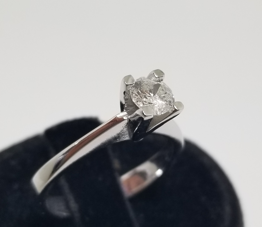 TEK TAŞ PIRLANTA YÜZÜK