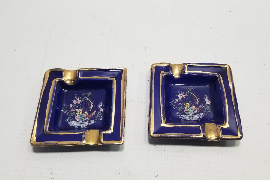 ÜZERİ ALTIN VARAKLI ANTİKA ÇİFT PORSELEN KÜLLÜK