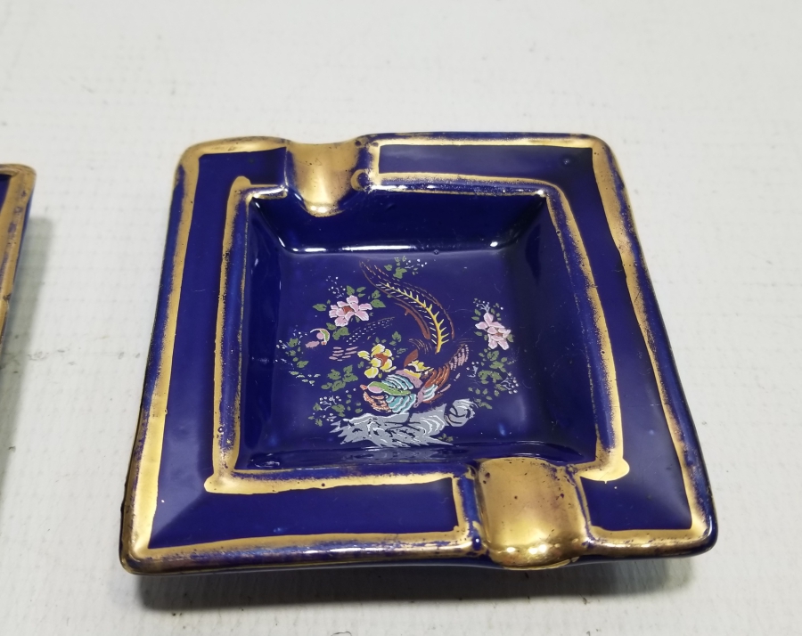 ÜZERİ ALTIN VARAKLI ANTİKA ÇİFT PORSELEN KÜLLÜK