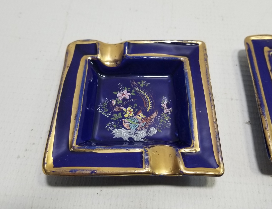 ÜZERİ ALTIN VARAKLI ANTİKA ÇİFT PORSELEN KÜLLÜK