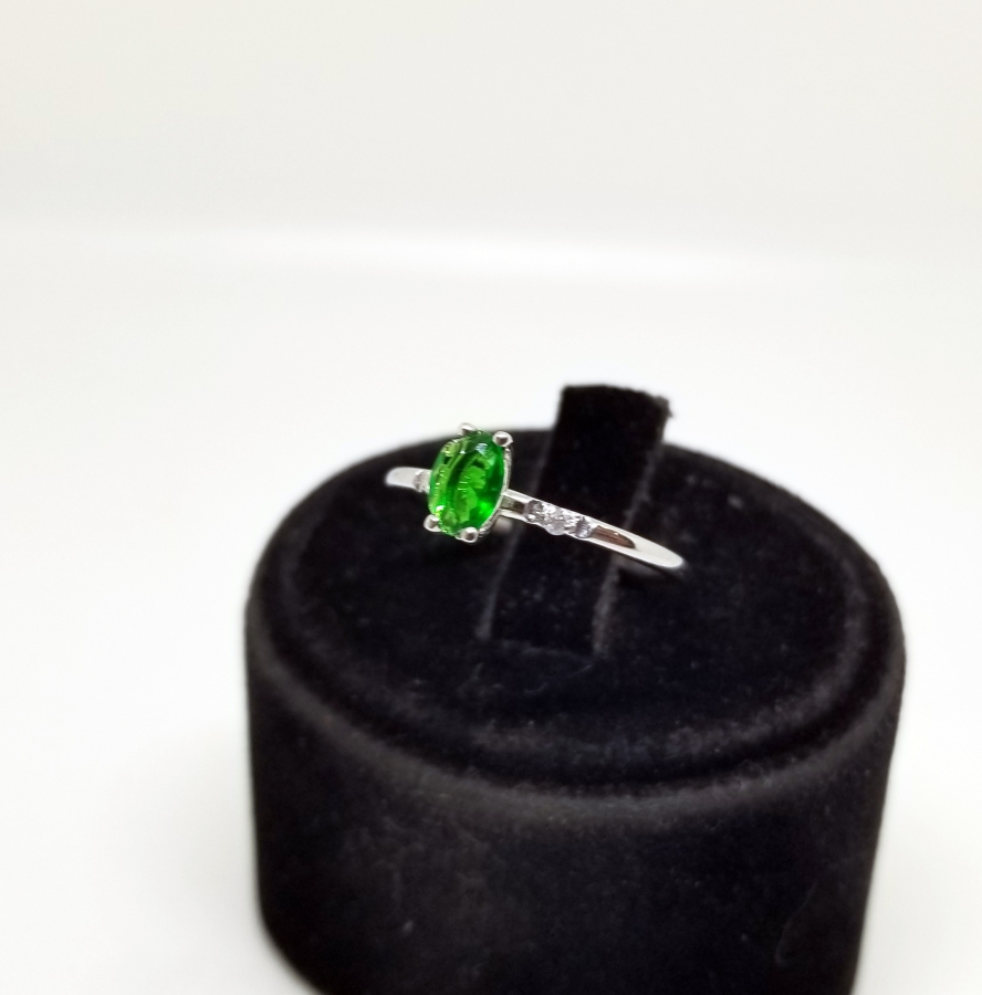 ZÜMRÜT VE PIRLANTA TAŞLI ÖZEL YAPIM YÜZÜK