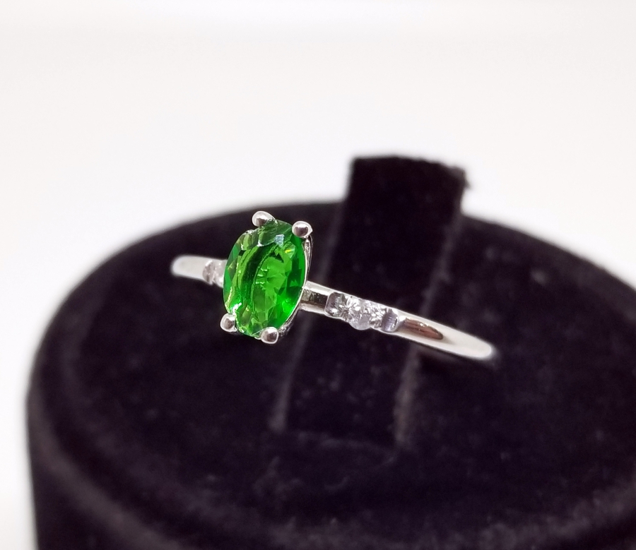 ZÜMRÜT VE PIRLANTA TAŞLI ÖZEL YAPIM YÜZÜK