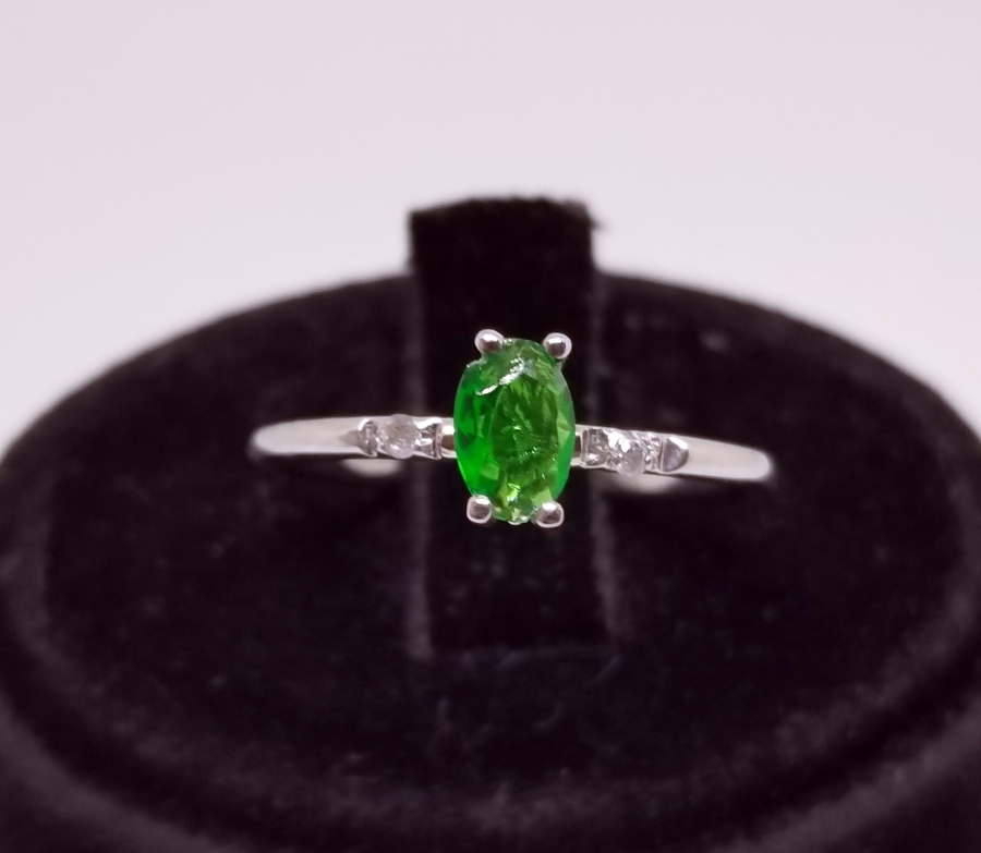 ZÜMRÜT VE PIRLANTA TAŞLI ÖZEL YAPIM YÜZÜK