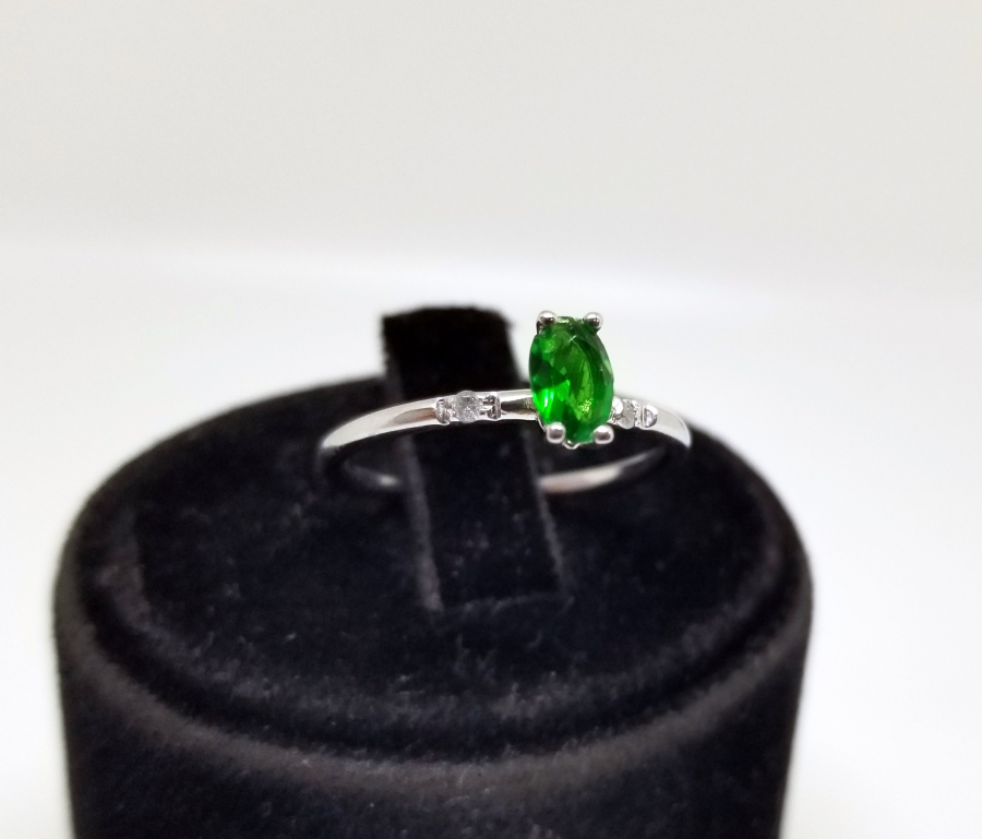 ZÜMRÜT VE PIRLANTA TAŞLI ÖZEL YAPIM YÜZÜK