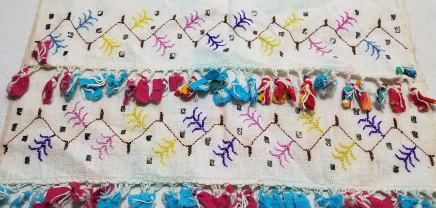 ÜZERİ HAYAT AĞAÇLI VE GÜMÜŞ TELKARİ İŞÇİLİKLİ OSMANLI DÖNEMİ YAĞLIK - ÖNLÜK