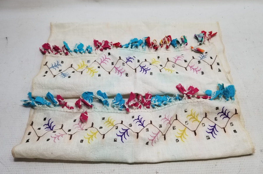 ÜZERİ HAYAT AĞAÇLI VE GÜMÜŞ TELKARİ İŞÇİLİKLİ OSMANLI DÖNEMİ YAĞLIK - ÖNLÜK