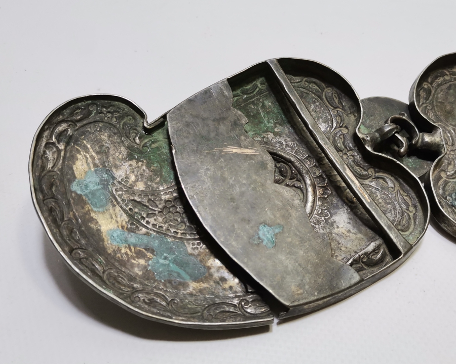 ÜZERİ KABARTMA İŞÇİLİKLİ OSMANLI DÖNEMİ GÜMÜŞ GELİN KEMERİ