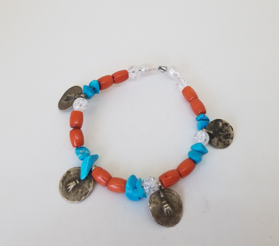 MERCAN TAŞLARLA SÜSLÜ ÖZEL YAPIM BİLEKLİK