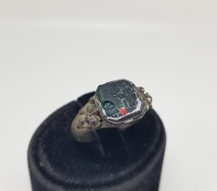 ÜZERİ KAN TAŞLI VE OSMANLICA YAZILI GÜMÜŞ YÜZÜK