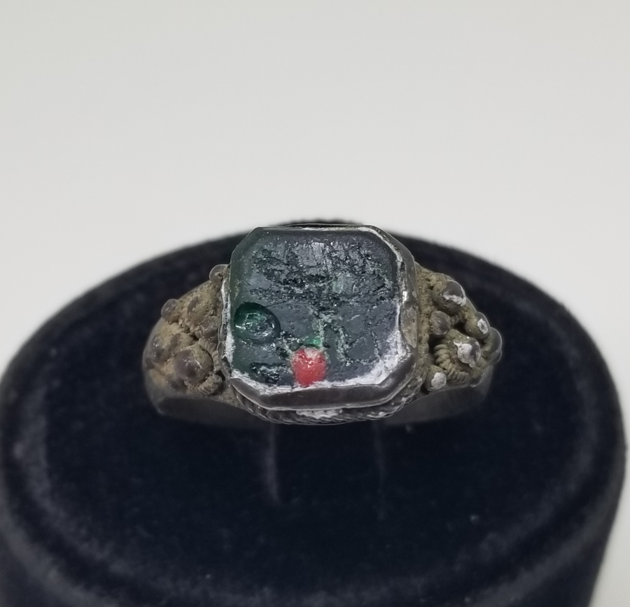 ÜZERİ KAN TAŞLI VE OSMANLICA YAZILI GÜMÜŞ YÜZÜK