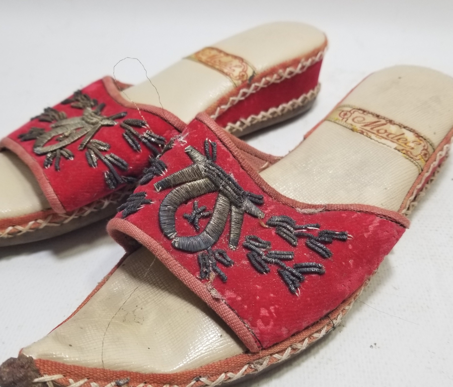 GÜMÜŞ SIRMA İŞÇİLİKLİ ANTİKA GELİN TERLİĞİ