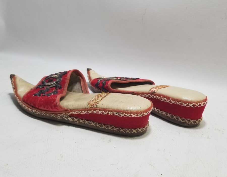 GÜMÜŞ SIRMA İŞÇİLİKLİ ANTİKA GELİN TERLİĞİ