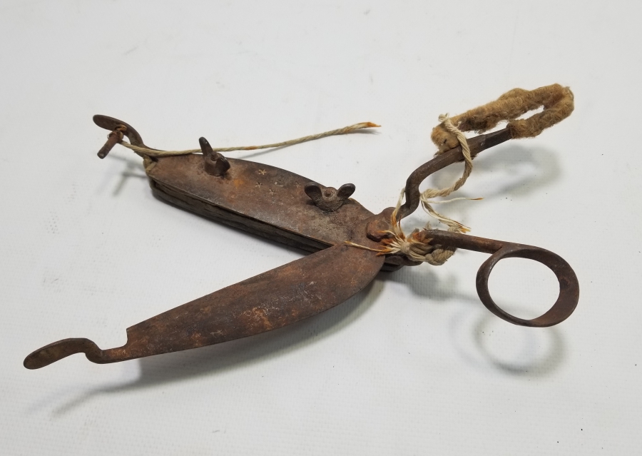 ÜZERİ USTA DAMGALI OSMANLI DÖNEMİ HEREKE YAPIMI HALI MAKASI