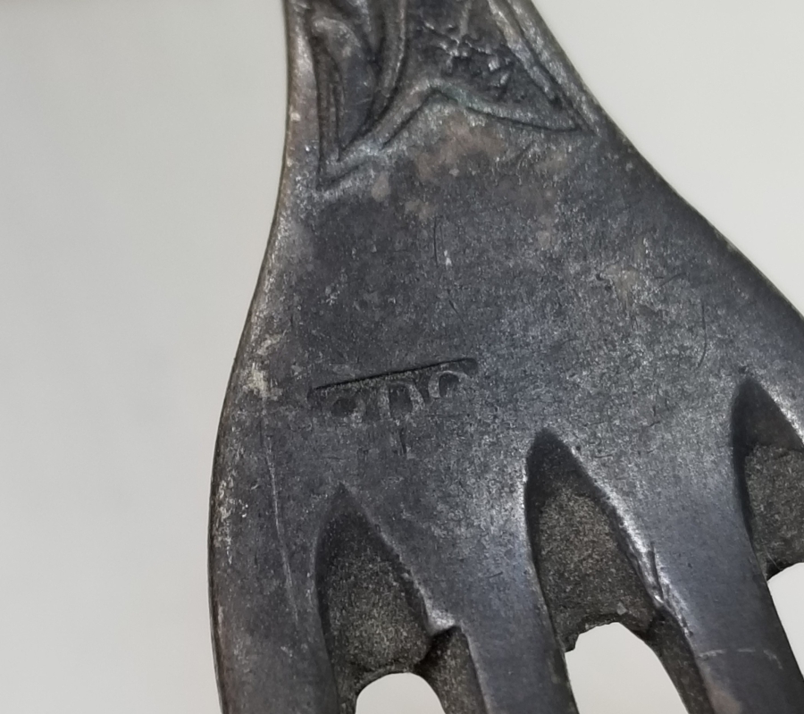 KABARTMA İŞÇİLİKLİ ANTİKA ÇİFT ÇATAL KAŞIK