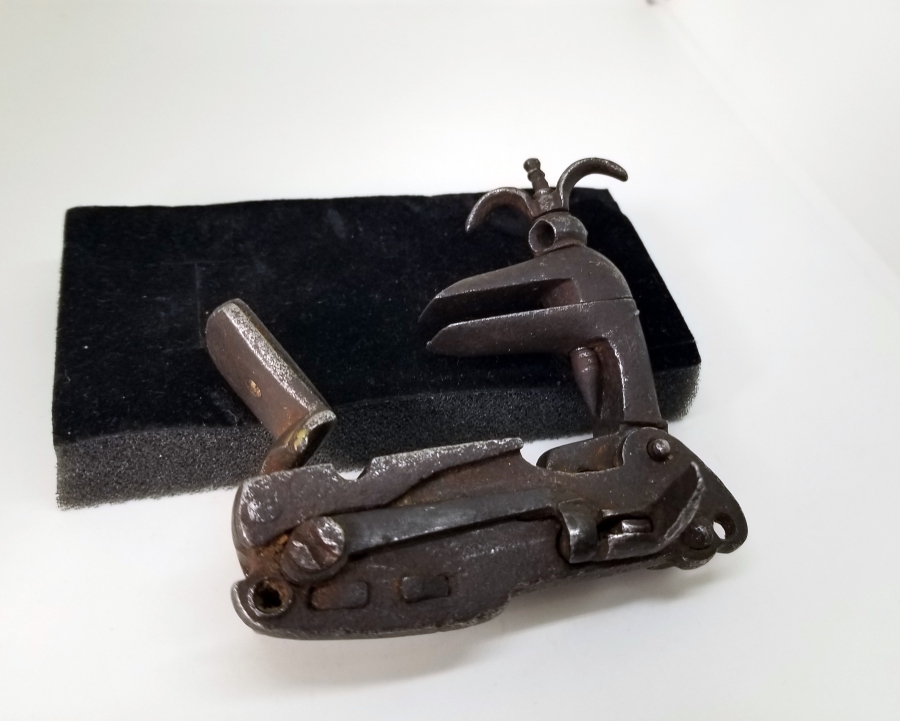 OSMANLI DÖNEMİ ÇOK NADİR KALE TÜFEĞİ ÇAKMAĞI