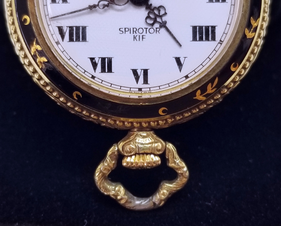 ÜZERİ HİLAL MOTİFLİ ALTIN VE MİNE İŞÇİLİKLİ KURMALI OSMANLI DÖNEMİ CEP SAATİ