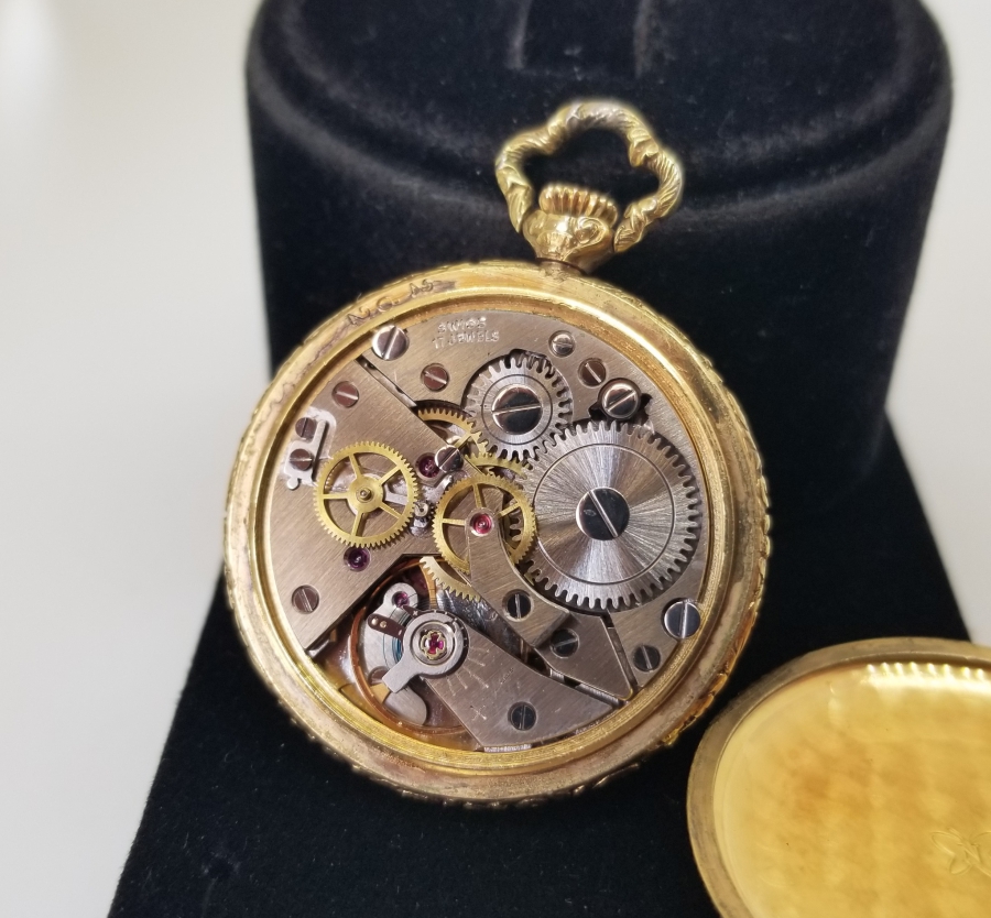 ÜZERİ HİLAL MOTİFLİ ALTIN VE MİNE İŞÇİLİKLİ KURMALI OSMANLI DÖNEMİ CEP SAATİ