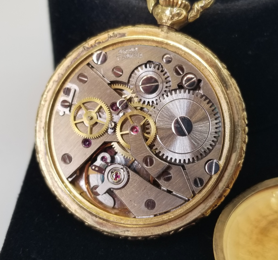 ÜZERİ HİLAL MOTİFLİ ALTIN VE MİNE İŞÇİLİKLİ KURMALI OSMANLI DÖNEMİ CEP SAATİ