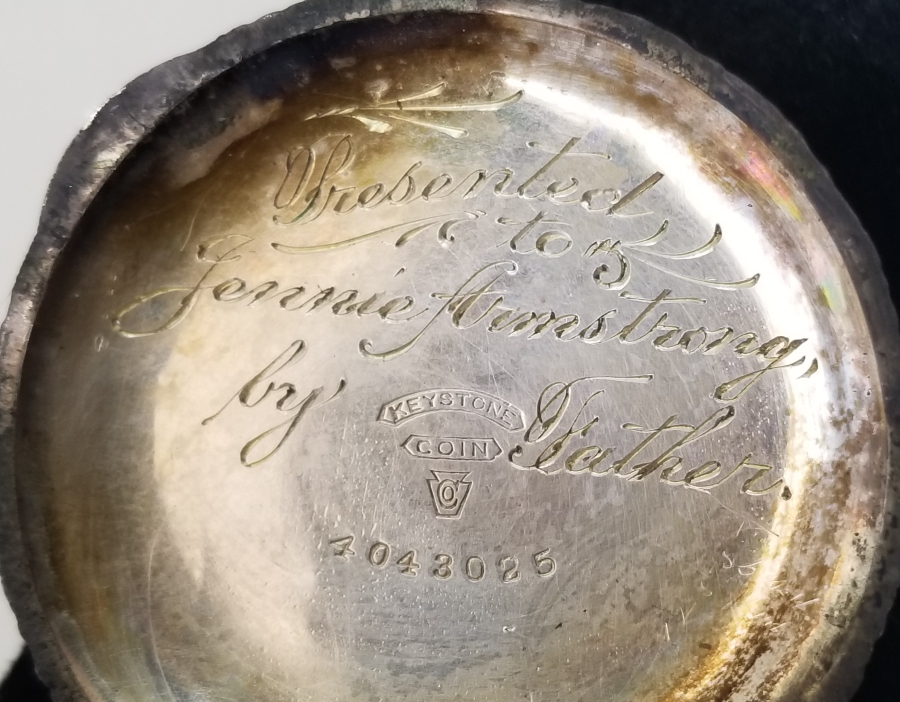 ALTIN BEZELİ VE KABARTMA İŞÇİLİKLİ NADİR AMERİKAN WALTHAM CEP SAATİ