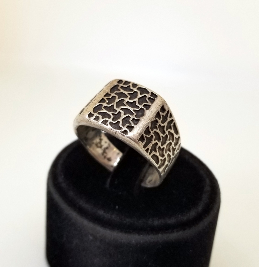 KABARTMA İŞÇİLİKLİ GÜMÜŞ YÜZÜK