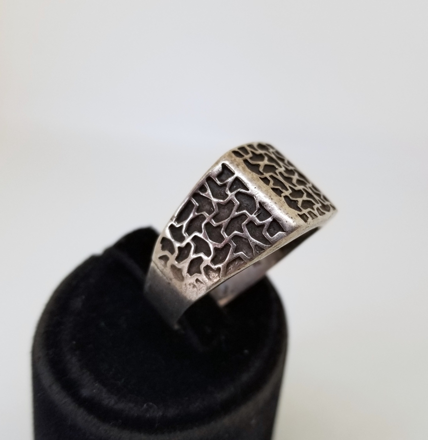 KABARTMA İŞÇİLİKLİ GÜMÜŞ YÜZÜK