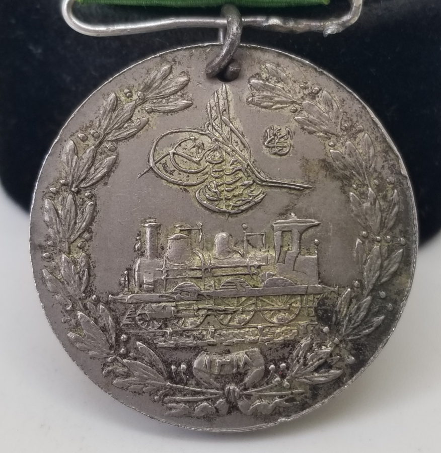 ORİJİNAL ASKI VE KURDELASI İLE GÜMÜŞ HİCAZ DEMİRYOLU MADALYASI