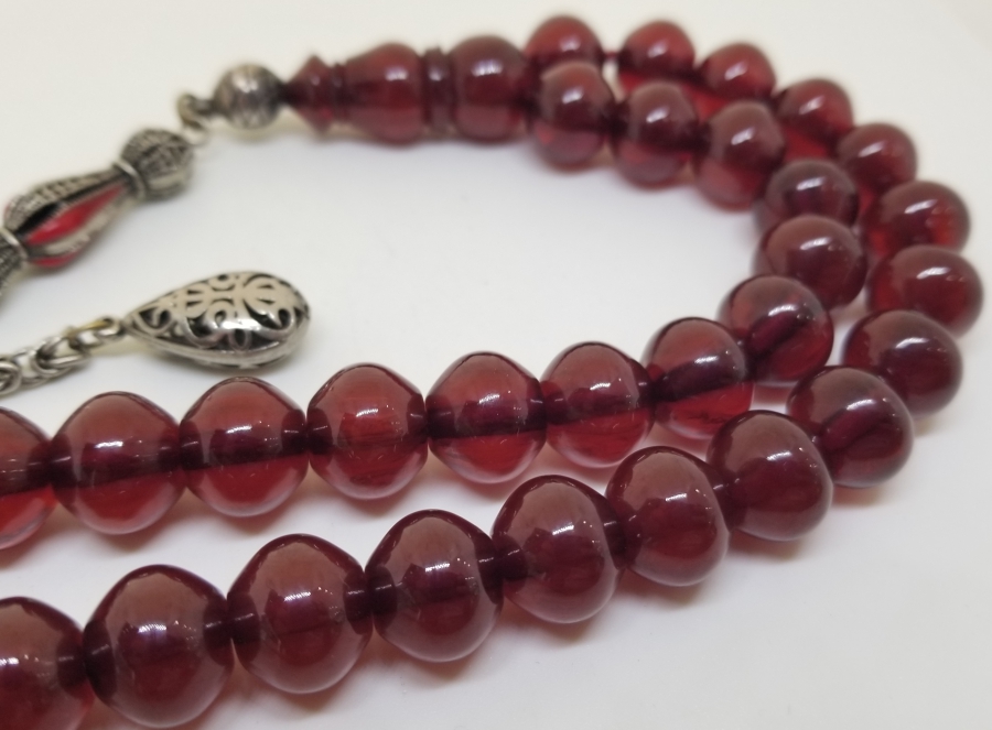 ÇUBUK PARÇADAN YAPILMIŞ GÜMÜŞ PÜSKÜLLÜ SIKMA KEHRİBAR TESPİH