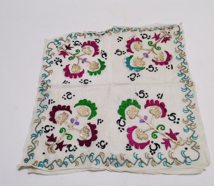 ÜZERİ OSMANLICA YAZILI GÜMÜŞ VE İPEK İŞÇİLİKLİ NADİR SÖZ ÇEVRESİ