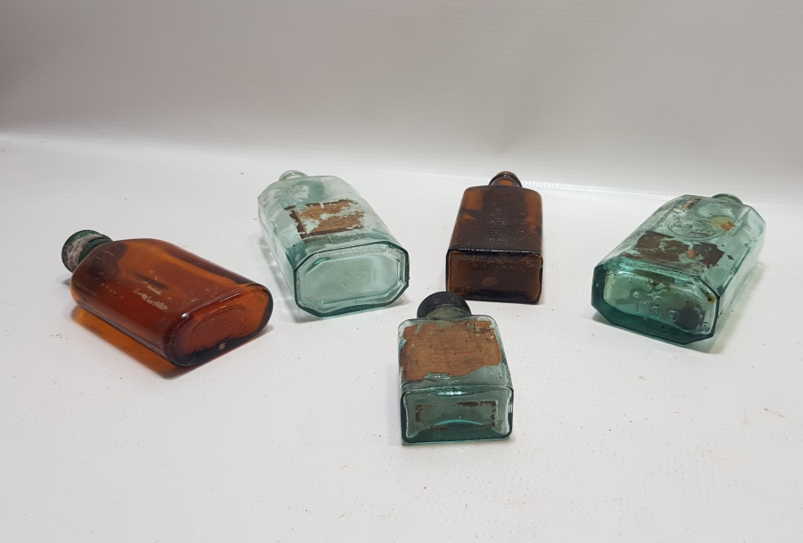 ECZACILIK TARİHİ - ANTİKA CAM İLAÇ ŞİŞESİ LOTU