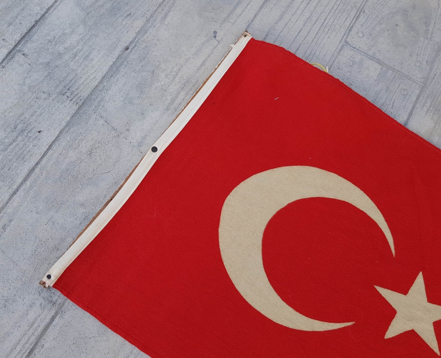 ORJİNAL AHŞABI İLE CUMHURİYET BAŞLARI KÖK BOYALI BÜYÜK BOY BAYRAK