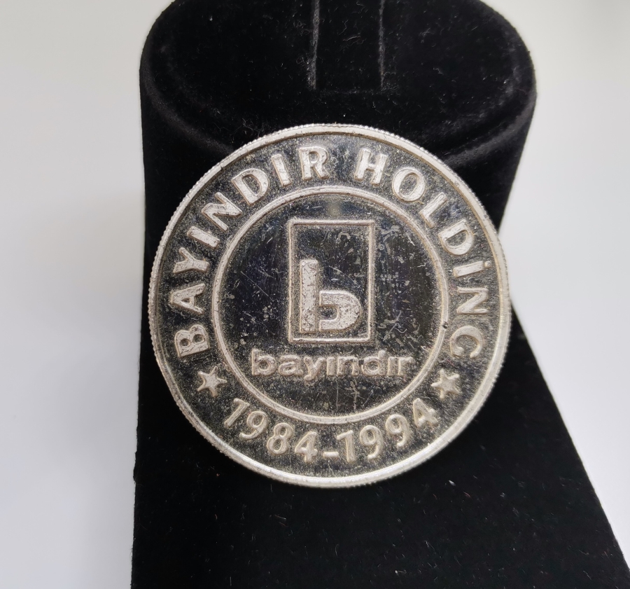 BAYINDIR HOLDİNG İN KURULUŞUNUN 10. YILI ANISINA BASILMIŞ ÖZEL HATIRA GÜMÜŞ MADALYON