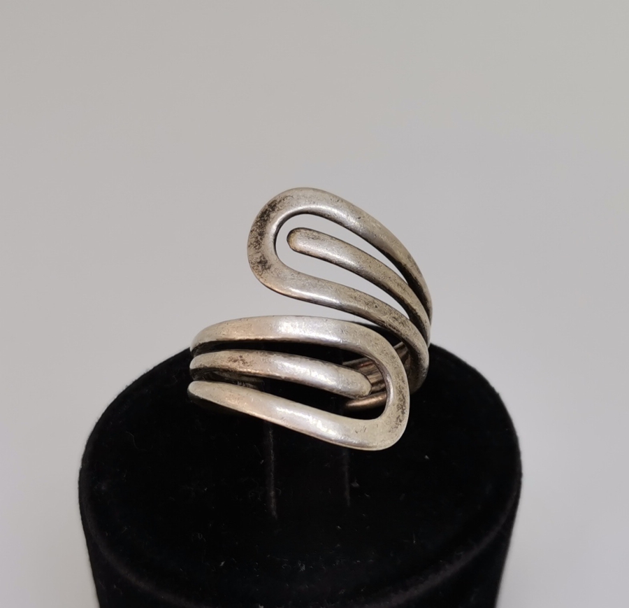 ÖZEL DİZAYN GÜMÜŞ LİR YÜZÜK