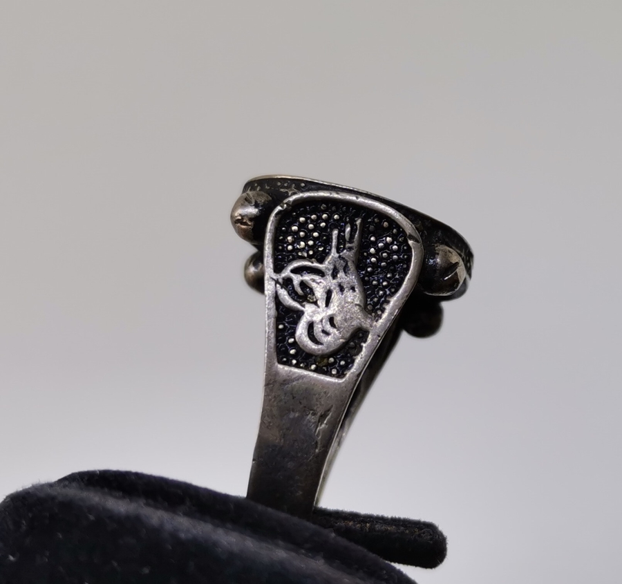 YANLARI AY YILDIZLI VE TUĞRALI GÜMÜŞ YÜZÜK