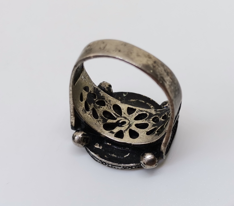 YANLARI AY YILDIZLI VE TUĞRALI GÜMÜŞ YÜZÜK