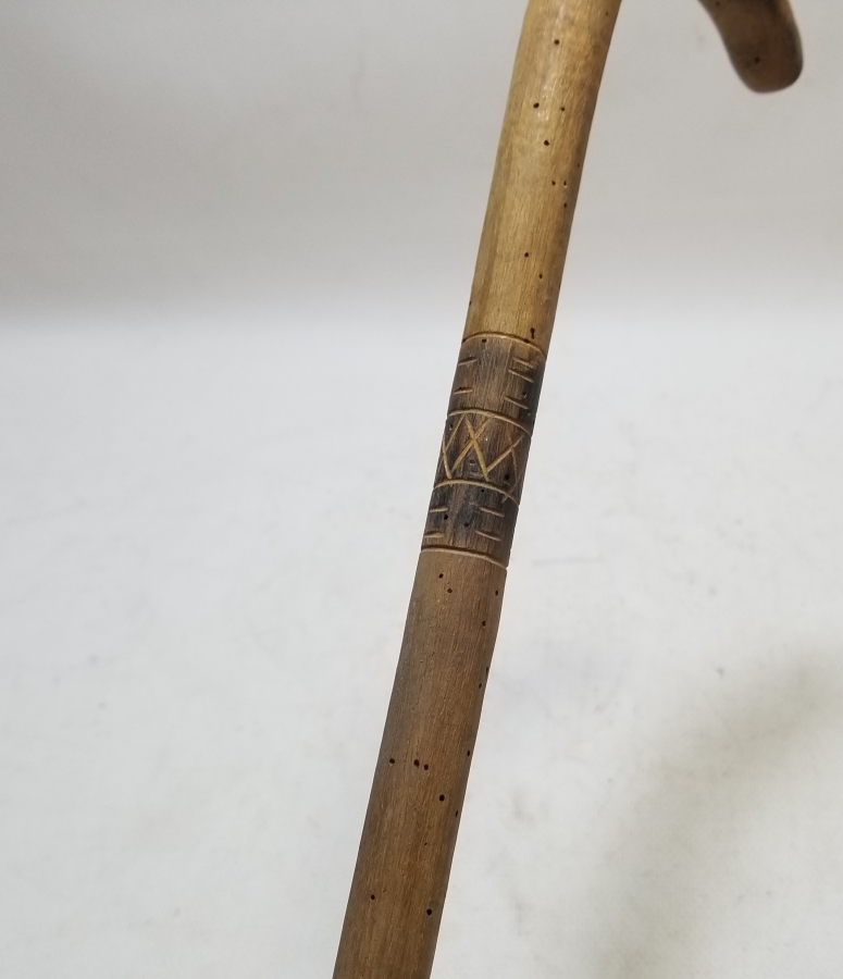 HAYVAN BAŞI FORMUNDA YAPILMIŞ OSMANLI DÖNEMİ AHŞAP DERVİŞ BASTONU