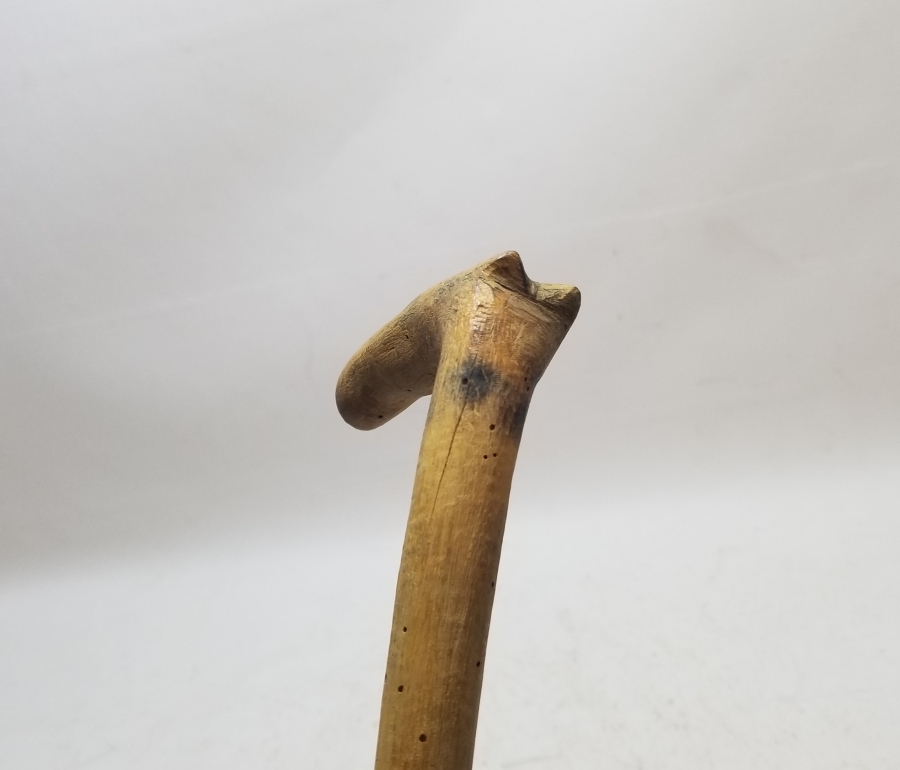HAYVAN BAŞI FORMUNDA YAPILMIŞ OSMANLI DÖNEMİ AHŞAP DERVİŞ BASTONU