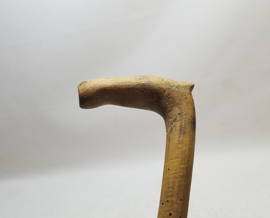 HAYVAN BAŞI FORMUNDA YAPILMIŞ OSMANLI DÖNEMİ AHŞAP DERVİŞ BASTONU